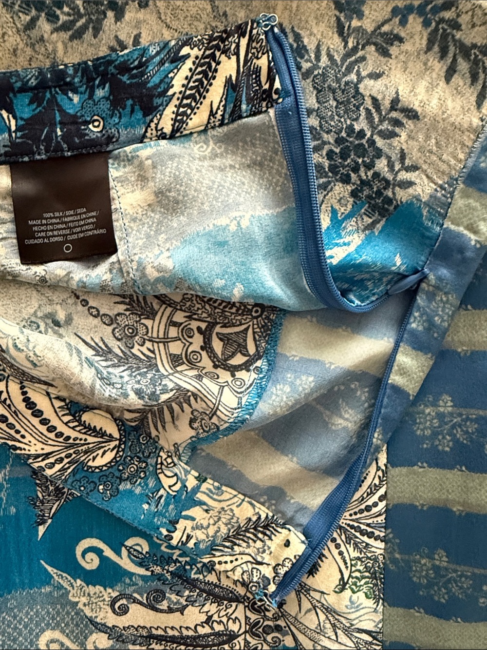 Elie Tahari Blue and White Printed Wrap-Front Maxi Pants 100% Silk Size S - Picture 10 of 10